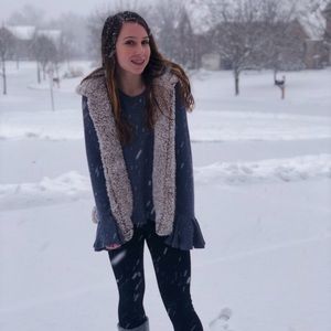 Meet your Posher, Caitlyn